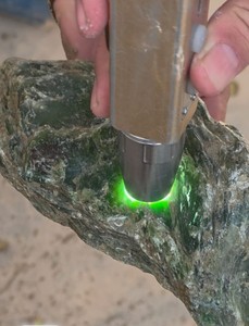 Piedra de Ojo de Gato de Nefrita Natural de Alta Calidad, Jade Verde en Bruto, Material de Grado de Tallado para Curación, Piedras Preciosas Sueltas, Gema Brillante - Product Image 2