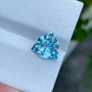 ट्रिलियन स्विस ब्लू टॉपज़ गिमस्टोन फैंसी ने सोने के लिए प्राकृतिक नीले रंग के टोपज़ पत्थर को काट दिया