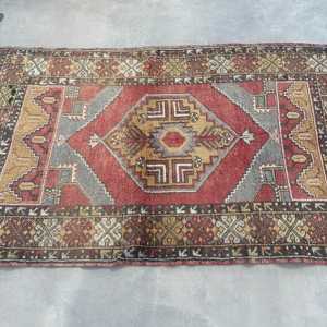 Vintage Turkish Rug 3.37x5.3 ft, <b>Red</b> Accent Polka dot <b>Wool</b> Rug - Product Image 3
