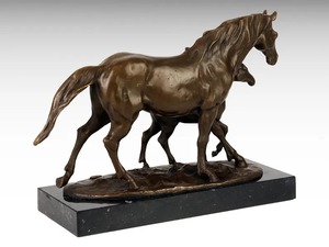 Sculpture artisanale en métal de style moderne abstrait en fonte d'aluminium de qualité d'exportation, cheval debout, décoration de table pour la maison et le bureau - Product Image 2