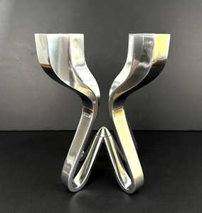 Porte-bougie en aluminium de luxe à 4 bras pour la maison, l'hôtel, décoration personnalisable, finition de qualité supérieure, support à bougie de haute qualité - Product Image 1