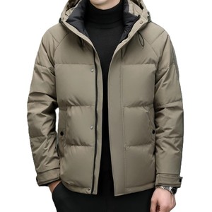 Chaqueta acolchada con capucha de color personalizado Chaquetas de invierno a prueba de viento de alta calidad Chaquetas de hombre con cremallera con estilo informal - Product Image 3