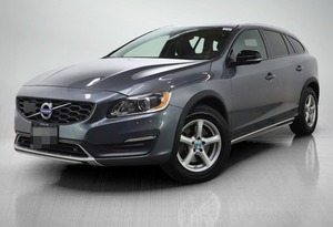 V60 Cross Country T5 Platinum 2016 Usado con Poco Kilometraje, con un Potente Rendimiento del Motor y Asientos Confortables - Product Image 6