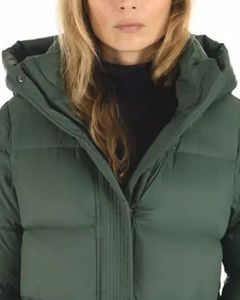 Veste matelassée pour femme verte à capuche Manteau d'hiver matelassé Chaud Rembourrage en polyester Mode décontractée en plein air Fabricant OEM personnalisé - Product Image 6