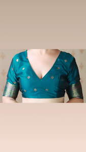 Sari Banarasi en soie douce rose corail avec tissage complexe en zigzag Meenakari Zari parfait pour les mariages occasions festives - Product Image 6