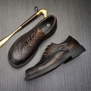 Chaussures brogues en daim souple avec bords perforés et semelle légère, chaussures décontractées pour hommes, chaussures tendance - Product Image 2