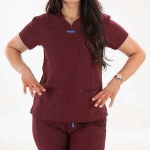 Chemises de gommage médical de haute qualité sur mesure OEM avec poches Chemises de laboratoire de gommage médical disponibles dans toutes les couleurs et tailles - Product Image 3