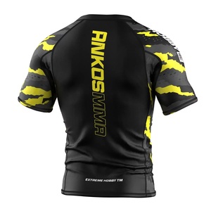 Rashguard respirant à manches courtes pour homme, noir et jaune, avec protection UPF50, séchage rapide, caractéristiques écologiques - Product Image 2