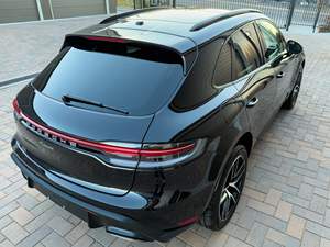 Vehículo con Volante a la Izquierda a Precio Accesible |   CONDUCCIÓN DERECHA |   Porsche Macan 2022, 5900 millas, Turbo, 4 cilindros, tracción total - Product Image 5