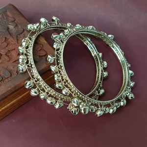 Ensemble de bracelets Boho Vintage style oxydé argent plaqué argent cloches Design (2pc) pour filles - Product Image 2