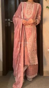 Dernier ensemble exclusif élégant Kurti Plazzo rose avec Duptta à la mode Fancy Party Bridal Wedding Wear très exigeant des femmes - Product Image 6