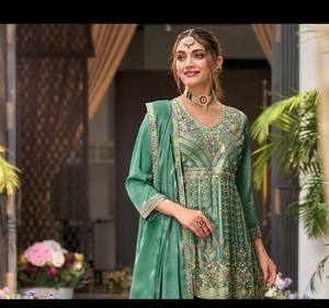 Dernière collection de tenues Sharara prêtes à porter, en chinon lourd avec broderies, pour mariage - Product Image 5