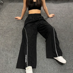 ชุดวอร์มผู้ชายแบบมีซิป ผ้าไนลอนผสมคอตตอน สไตล์ลำลอง สีดำ สำหรับฤดูหนาว  แบบขาบาน  พร้อมโลโก้ OEM ตามสั่ง  สะท้อนแสง  กันลม - Product Image 5