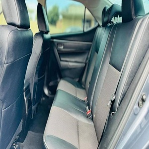 2014 Toyota Corolla S Plus CVT avec boîte de vitesses automatique sièges en cuir caméra arrière galerie de toit en alliage d'aluminium R17 taille des pneus - Product Image 6