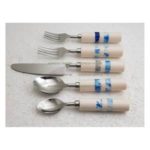 Ensemble de couverts en acier inoxydable nouvellement conçu poignée en résine ustensiles de cuisine écologiques miroir polonais pour les fêtes d'anniversaire décor de Table - Product Image 1