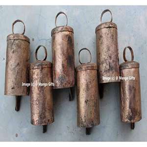 กระดิ่งเหล็กตกแต่งผนังสไตล์ชนบทแบบ Shabby Chic ขนาด 3.5 นิ้ว ผลิตจากวัสดุรีไซเคิล นำเข้าจากอินเดีย - Product Image 1