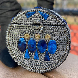 กระเป๋าคลัทช์สำหรับออกงานกลางคืนลายโมเสกหลากสีสำหรับผู้หญิงและผู้หญิงจากอินเดียโดยงานฝีมือ RF - Product Image 4