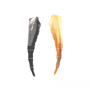OX Horn Whit Fashion Large Flower <b>Wide</b> Tooth Horn Massage <b>Comb</b> Natural Cow Horn Best Design <b>Comb</b> Selling in Good Quality - Product Image 1
