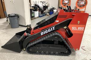 ซื้อรถตักดินดีเซลแบบตีนตะขาบ DIGGIT SCL850 รุ่นใหม่ ปี 2025 พร้อมชุดเกียร์ประสิทธิภาพสูง - Product Image 3