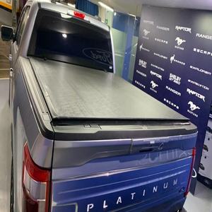 Couvre-caisse à hayon articulé LUX ; Pré-peint (21-26 F-150 avec benne de 5-1/2 pieds) / Aluminium Tri-Fold Pliable Rigide - Product Image 2