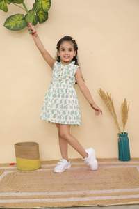 ชุดเดรสสำหรับเด็กผู้หญิงพิมพ์ลายดอกไม้สำหรับฤดูร้อนดีไซน์เนอร์ออกแบบได้ตามต้องการ - Product Image 2