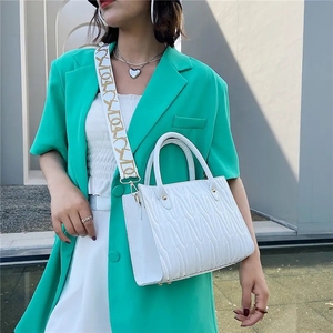 Bolsos de mano de moda para mujer, bolso tote de verano de gran capacidad, bolso cruzado para mujer, bolso plisado de un solo hombro a la moda. - Product Image 6
