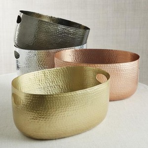 Seau à glace décoratif en métal à texture martelée, parfait pour les réceptions de mariage et les présentoirs de boissons élégants pour les fêtes - Product Image 1