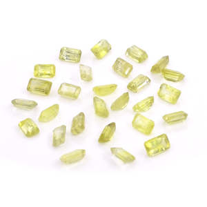 Saphir Jaune Naturel Grade AAA de Bangkok, Taille Émeraude, Créé en Laboratoire, Octogones Calibrés 3x5mm & 4x6mm, Couleurs Rouge & Vert - Product Image 4