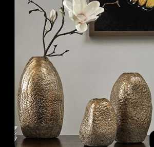 Vase à fleurs en métal doré brossé de luxe, finition sphérique en laiton moderne, centre de table, pot à fleurs en gros pour décoration de mariage - Product Image 2