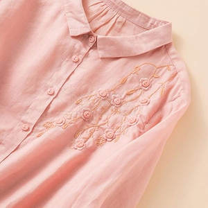 Ropa de mujer más vendida Ropa de calle Camisetas a bajo MOQ Camiseta bordada de mujer de calidad premium - Product Image 3