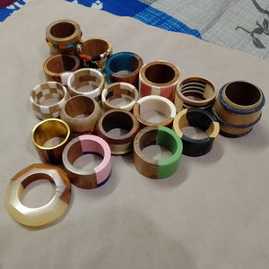 Ensemble d'anneaux de serviette en résine multicolores, design élégant, durables et écologiques, vaisselle classique pour la maison, le restaurant et les dîners de Noël - Product Image 5