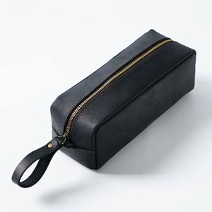 Men's Large Eco-Friendly Fashion Week-End Bag Genuine Leather Wash Bag with Zipper Closure - Product Image 4
