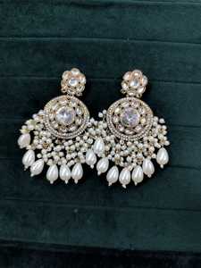 ต่างหูทรงระฆังชุบทองประดับเพชรซิร์คอนทรง Asscher สไตล์อินเดียผสมผสานสำหรับงานแต่งงาน - Product Image 3