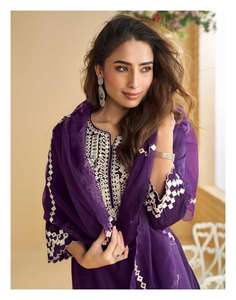 Festival Wear Seda Premium con bordado de espejo Traje Salwar Mujer Moda Fabricante y proveedor de Surat - Product Image 4