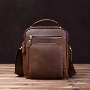 Stand Up épaule en cuir hommes décontracté fourre-tout sangle réglable sac de messager petit LCS-0076B à bandoulière - Product Image 1