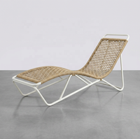 Chaise longue d'extérieur moderne pour patio et jardin, avec structure en métal et coussin