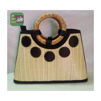 Sac en jonc de mer tissé avec un style naturel, parfait pour les femmes, les sorties à la plage, les courses et les pique-niques