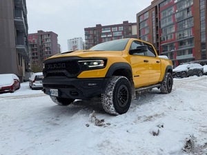 Nouveau/Occasion 2023 DODGE RAM TRX SUV JAUNE 5.0-6L V8 Turbo Essence AUTOMATIQUE Phares LED Sièges en Cuir Foncé Pneus R20 Euro VI Toit Ouvrant - Product Image 2