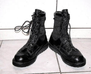 Bottes d'hiver tactiques imperméables en cuir véritable noir, légères, avec embout en acier, pour la randonnée en plein air - Product Image 2