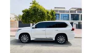 LX 570 2023 Usado, Sedán con Tracción en las Cuatro Ruedas, Neumáticos R18, Asientos de Cuero, Control de Crucero Adaptativo, Volante a la Izquierda, Blanco, Automático, Motor 4.5L, Panorámico - Product Image 5