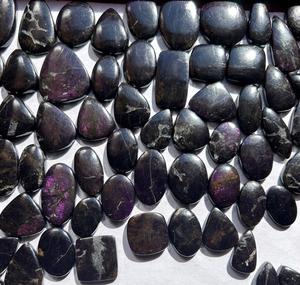 Vente en gros de cabochon de pierres précieuses purpurite feu violet pierre de bijoux naturelle à peine en vrac taille personnalisable forme mélange ordre de bienvenue! - Product Image 4