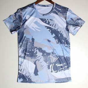 T-shirts sur mesure de qualité supérieure pour hommes Broderie Options de tissus écologiques et techniques d'impression avancées pour les marques de mode - Product Image 2