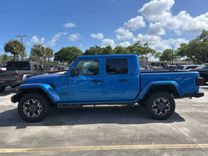 Jeep Gladiator Sahara 2026 en Perfecto Estado - Product Image 4