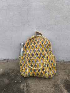 Mochila de Viaje Universitaria de Lujo, 100% Algodón, Acolchada, con Estampado de Bloques, Cierre de Cremallera, Duradera, Portátil, para Uso Diario - Product Image 3