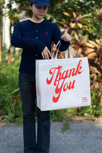 Bolsa de compras de tela no tejida ecológica al por mayor, reutilizable, con impresión de logotipo personalizado según los requisitos del fabricante - Product Image 5