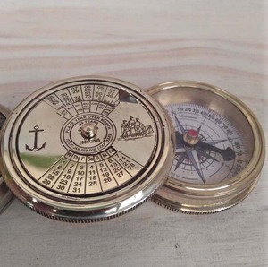 Brújula magnética duradera de suministro al por mayor con carcasa de latón para barcos de pesca a vela y uso marino disponible al mejor precio - Product Image 2