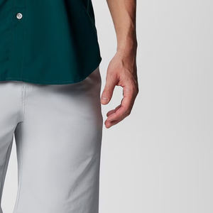 กางเกงขาสั้นคาร์โก้ผู้ชาย มีกระเป๋าข้างและกระเป๋าหลัง บริการ OEM สำหรับผู้ซื้อจำนวนมาก ราคาขายส่ง ปี 2026 ดีไซน์ติดกระดุมเพื่อความสบาย - Product Image 4