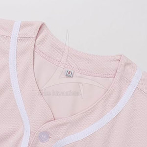 เสื้อซอฟต์บอลคอวีผู้ชายขายดี ระบายอากาศ แห้งเร็ว พร้อมโลโก้ทีมสั่งทำได้ ผ้าโพลีเอสเตอร์ 100% สีสั่งทำได้ - Product Image 3