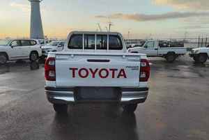 Toyota Hilux Revo Double Cab Pickup 2.4L Turbo Diesel Manuelle d'occasion - Product Image 3