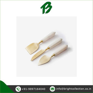 Exportateur de la meilleure qualité de 3 couteaux à fromage en acier inoxydable à manche en marbre disponibles à un prix de marché pratique - Product Image 2